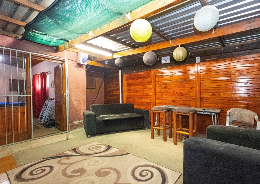 3 Bedroom Property for Sale in Peerless Park West Western Cape